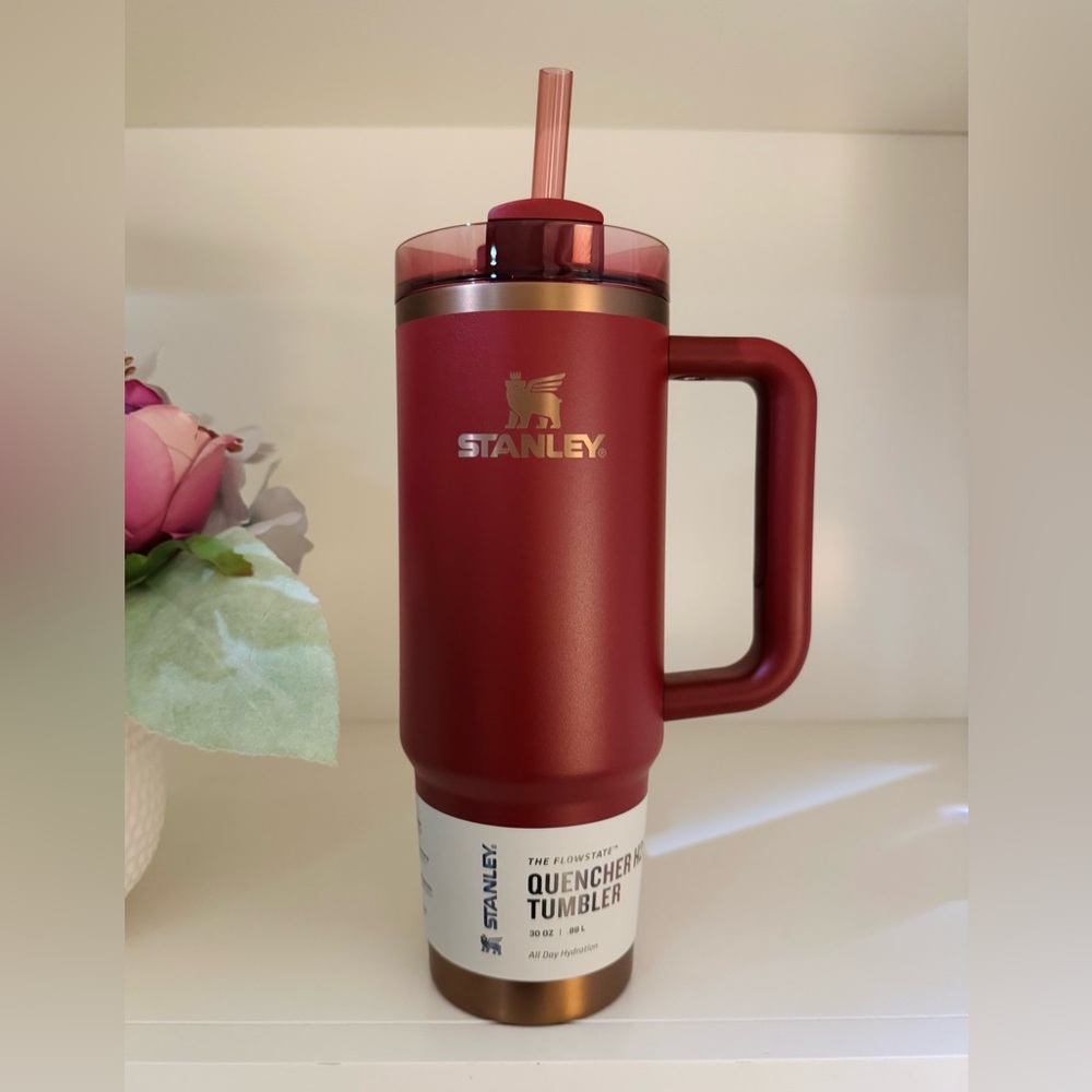 🎉LAST PIECE🎉Stanley 30 oz.‎ Quencher H2.0 FlowState Tumbler Glided Pomegranate